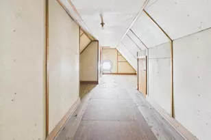 8156 S Paxton Ave, Chicago, IL 60617 - Photo 19