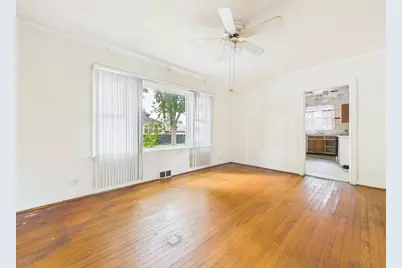 8156 S Paxton Avenue, Chicago, IL 60617 - Photo 5