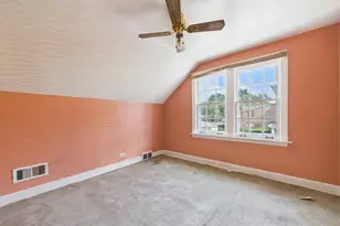 8156 S Paxton Ave, Chicago, IL 60617 - Photo 17