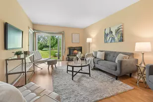 971 Hidden Lake Dr, Buffalo Grove, IL 60089 - Photo 7