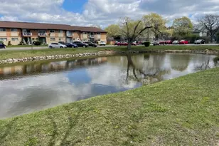 880 E Old Willow Rd, Prospect Heights, IL 60070 - Photo 15