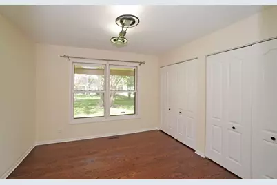 229 Willow Parkway, Buffalo Grove, IL 60089 - Photo 17