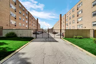 6160 N Damen Ave, Chicago, IL 60659 - Photo 1