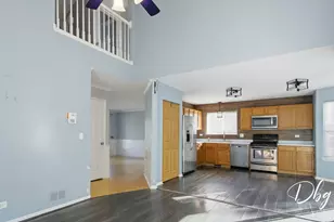 60 W Dahlia Ln, Round Lake Beach, IL 60073 - Photo 9