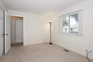 1010 Glastonbury Ln, Schaumburg, IL 60193 - Photo 21