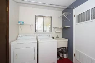 1010 Glastonbury Ln, Schaumburg, IL 60193 - Photo 23