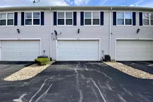 2279 Barrington Dr E, Aurora, IL 60503 - Photo 19