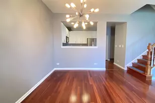 2279 Barrington Dr E, Aurora, IL 60503 - Photo 3