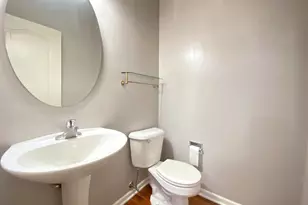 2279 Barrington Dr E, Aurora, IL 60503 - Photo 7