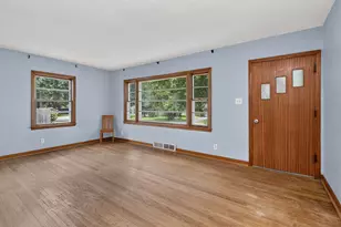152 Tilton Park Dr, Dekalb, IL 60115 - Photo 3