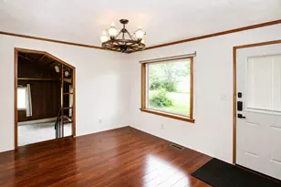 403 Maplewood Dr, Lakemoor, IL 60051 - Photo 5