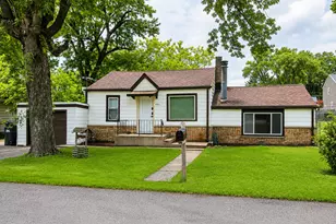 403 Maplewood Dr, Lakemoor, IL 60051 - Photo 1