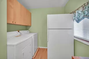 28422 W Park Ave, Wauconda, IL 60084 - Photo 3