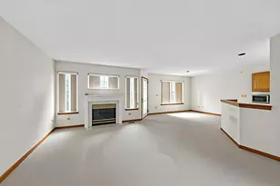 7016 S Stratton Ln, Gurnee, IL 60031 - Photo 5