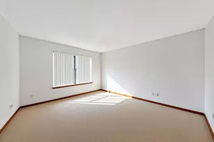 7016 S Stratton Ln, Gurnee, IL 60031 - Photo 11
