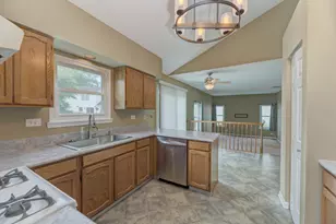 1327 Northgate Dr, Bartlett, IL 60103 - Photo 11