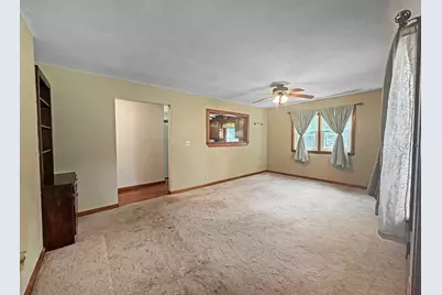 720 W American Street, Freeport, IL 61032 - Photo 5