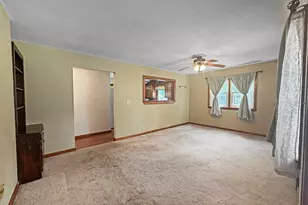 720 W American St, Freeport, IL 61032 - Photo 5
