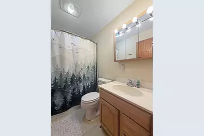 720 W American Street, Freeport, IL 61032 - Photo 9