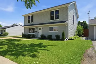 163 W Manchester Dr, Wheeling, IL 60090 - Photo 1