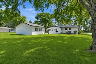 1203 N Chapel Hill Rd, McHenry, IL 60051 - Photo 17