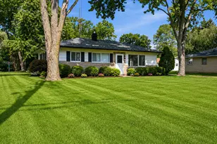 1203 N Chapel Hill Rd, McHenry, IL 60051 - Photo 3
