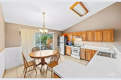 105 Meadows Drive, Sugar Grove, IL 60554 - Photo 3