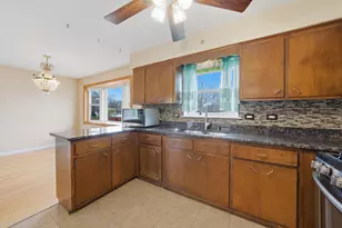 15201 Sunset Dr, Dolton, IL 60419 - Photo 9
