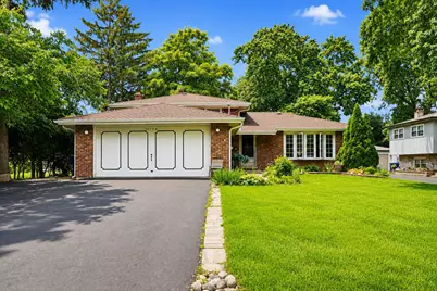 10706 S Neenah Avenue, Worth, IL 60482 - Photo 1