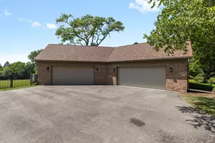 419 Caesar Dr, Barrington Hills, IL 60010 - Photo 39