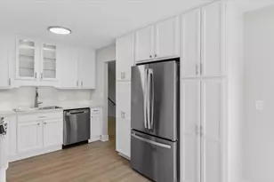 3082 Antelope Springs Rd, Northbrook, IL 60062 - Photo 5