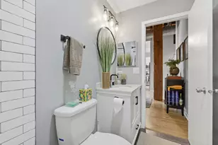 300 W Grand Ave, Chicago, IL 60654 - Photo 7