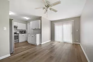 818 Dunbar Ct, Schaumburg, IL 60194 - Photo 7