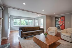 106 Surrey Ln, Lincolnshire, IL 60045 - Photo 9