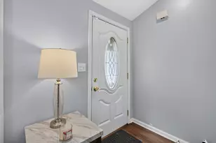 2770 Stoneybrook Ln, Aurora, IL 60502 - Photo 3