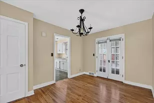 911 21st St, Rockford, IL 61108 - Photo 9