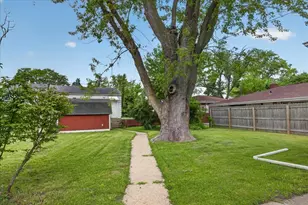 911 21st St, Rockford, IL 61108 - Photo 29