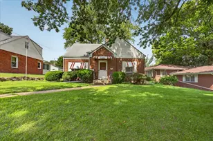 911 21st St, Rockford, IL 61108 - Photo 3