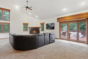 138 Woodland Dr, Plano, IL 60545 - Photo 5