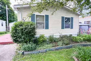 26 Maple St, Minooka, IL 60447 - Photo 1