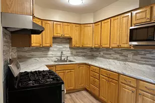 1321 N Baldwin Ct, Palatine, IL 60074 - Photo 5