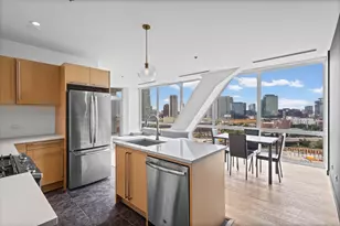 510 W Erie St, Chicago, IL 60654 - Photo 3