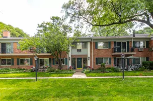 711 E Falcon Dr, Arlington Heights, IL 60005 - Photo 1