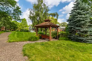 711 E Falcon Dr, Arlington Heights, IL 60005 - Photo 19