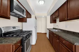 317 Lincoln Ct, Bloomingdale, IL 60108 - Photo 5