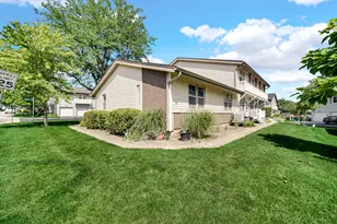 317 Lincoln Ct, Bloomingdale, IL 60108 - Photo 1