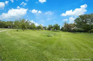 85 Claremont Dr, Naperville, IL 60540 - Photo 3