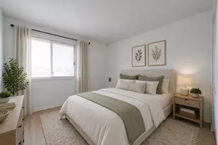 880 N Lakeside Dr, Vernon Hills, IL 60061 - Photo 7