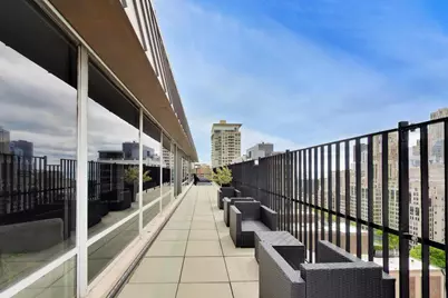 201 E Chestnut Street #18F, Chicago, IL 60611 - Photo 27