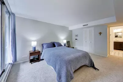 201 E Chestnut Street #18F, Chicago, IL 60611 - Photo 15